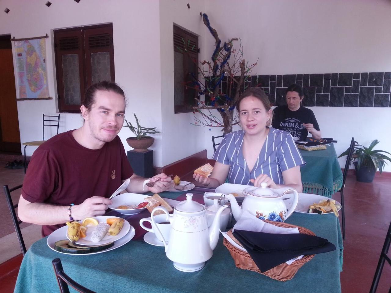 Saubagya Inn Anuradhapura Zewnętrze zdjęcie